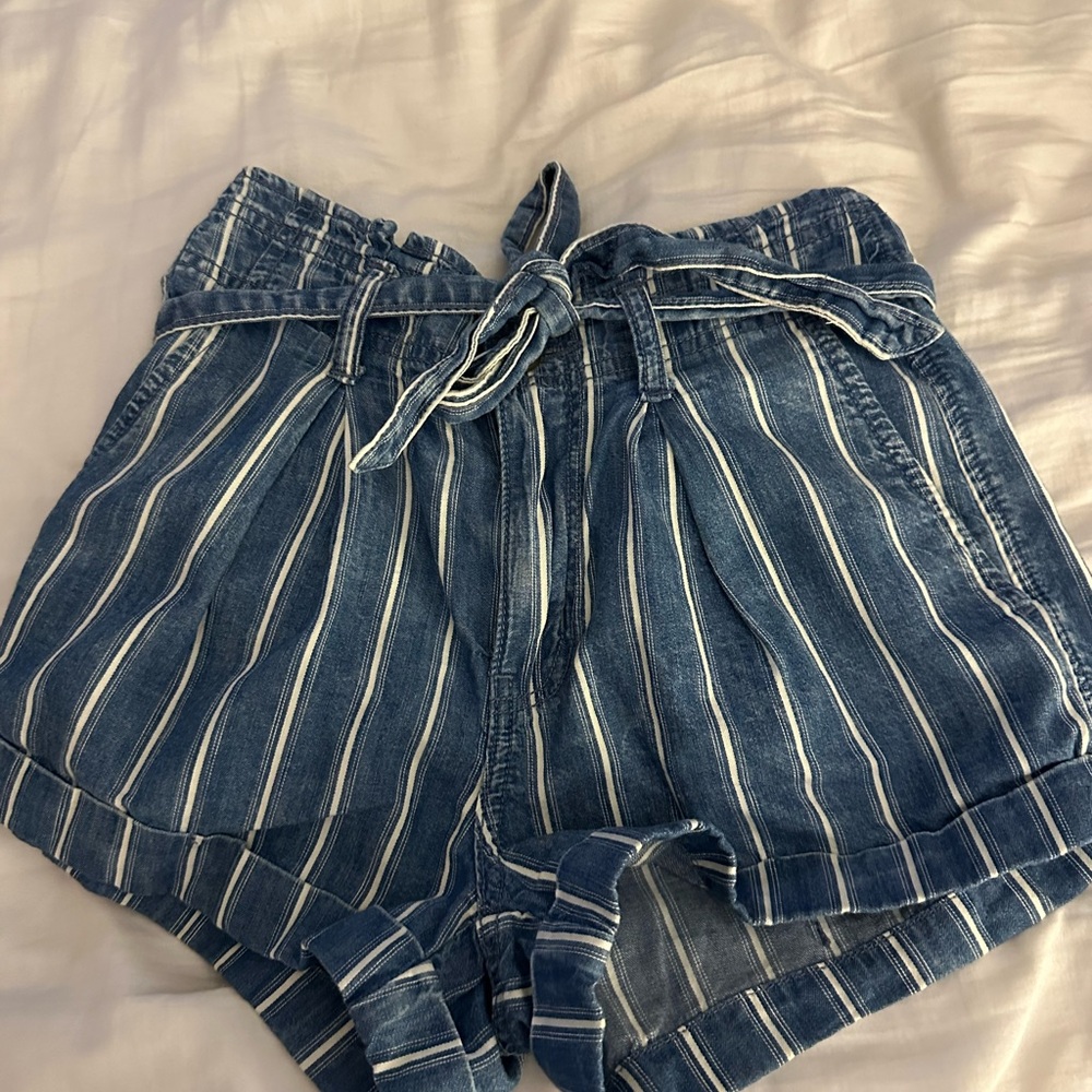 american eagle shorts
